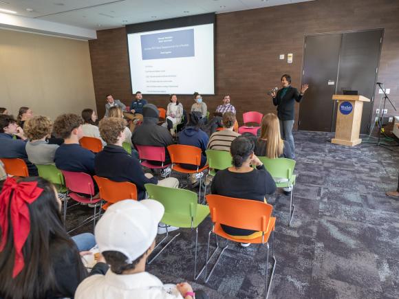 Students in a first-year seminar course.